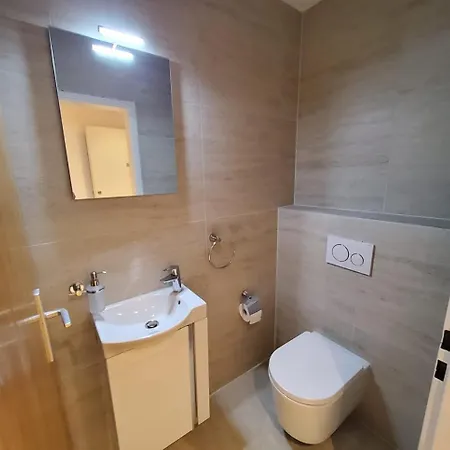 Grosszuegige 3 Schlafzimmer In Bergblick Zentral Διαμέρισμα