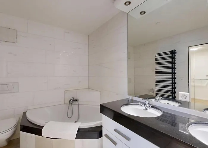 Grosszuegige 3 Schlafzimmer In Bergblick Zentral Apartment Davos