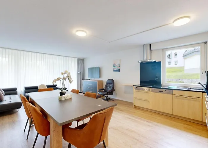 Grosszuegige 3 Schlafzimmer In Bergblick Zentral Apartment *