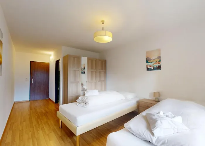 Grosszuegige 3 Schlafzimmer In Bergblick Zentral Διαμέρισμα