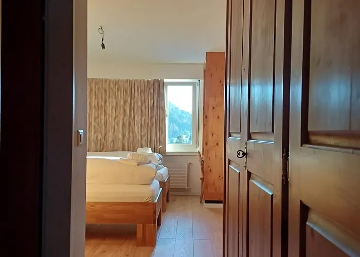 Grosszuegige 3 Schlafzimmer In Bergblick Zentral Apartment