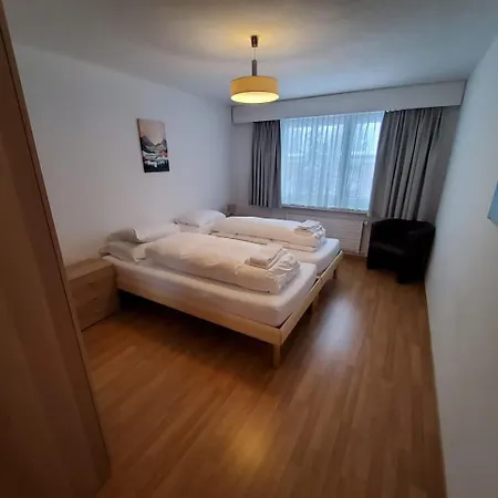 Cresta - Three Bedroom *